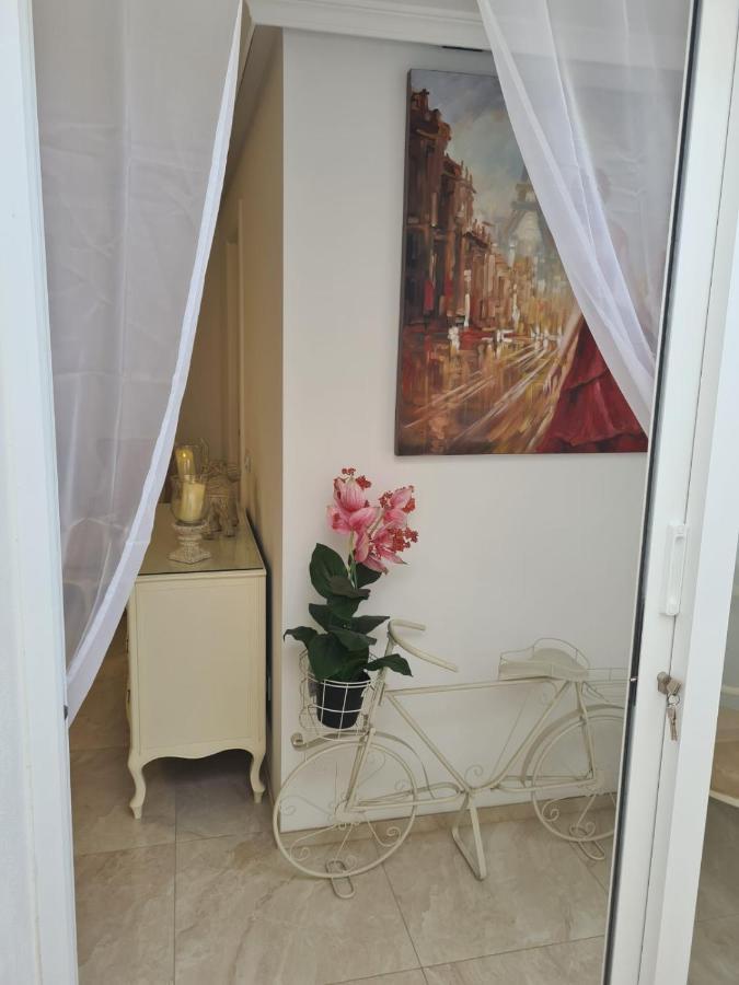 Retro 1 Bedroom Apartment Chayofa Exterior photo